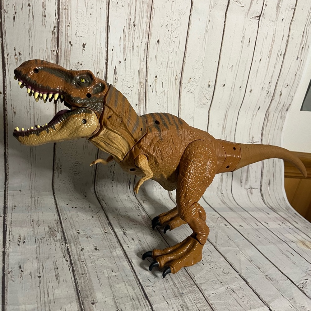 Jurassic World Chomping Jaws 16” Tyrannosaurus Rex Dinosaur Toy T-Rex 2015